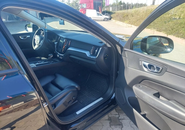 Volvo XC 60 cena 115000 przebieg: 175000, rok produkcji 2018 z Świdwin małe 742